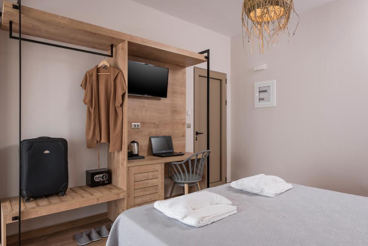 Aequor Luxury Rooms & Apartments Kato Daratso Exterior photo